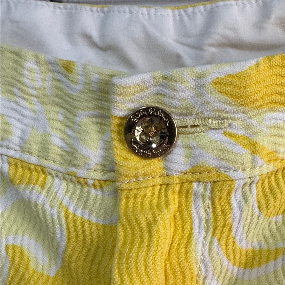 Lilly Pulitzer Yellow and White Scalloped Shorts - Picture 5 of 9